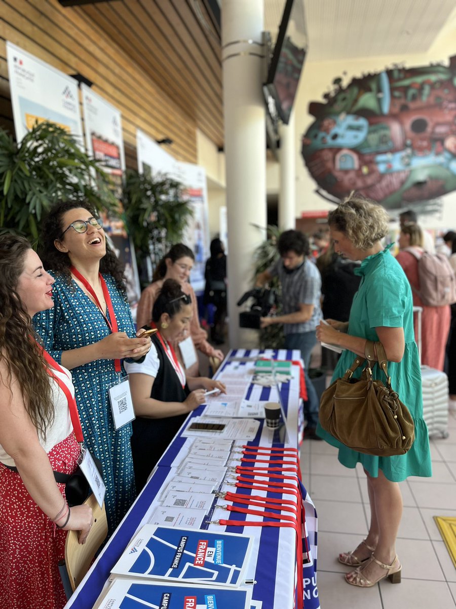 msilti's tweet photo. Les équipes de #CampusFrance mobilisées pour accueillir les 400 participants au colloque de l’accueil qui se tient les 7 et 8 juin à l’Université de La Rochelle
#ADEI2023 #Accueil #etudiantsinternationaux https://t.co/IjQmG6zETV