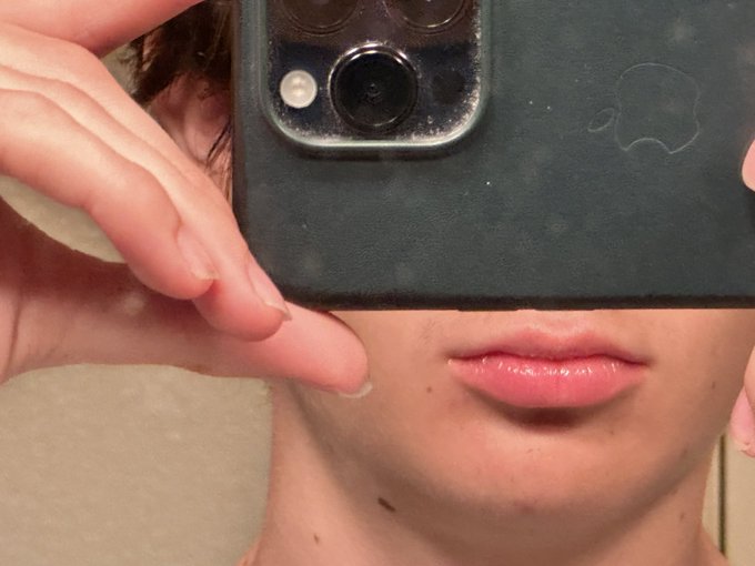 Applied lip gloss for the first time~ https://t.co/aOxejlBbtC<a href="/tag/nsfw"class="tags"><span>#nsfw</span></a><a href="/tag/chastity"class="tags"><span>#chastity</span></a><a href="/tag/sissydream"class="tags"><span>#sissydream</span></a><a href="/tag/exhibitions"class="tags"><span>#exhibitions</span></a>