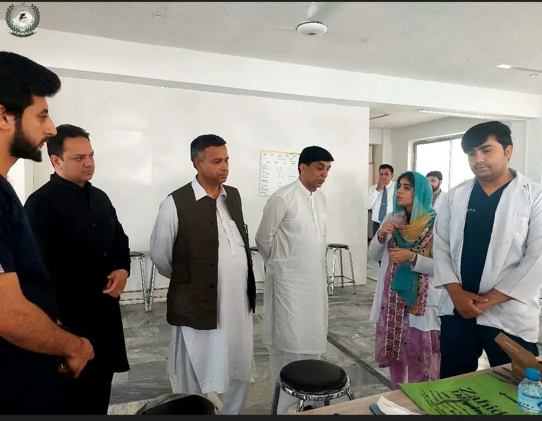 HERAKP_Official's tweet photo. The Scrutiny Committee of the Higher Education Regulatory Authority (HERA) headed by the Additional Secretary HED, representatives from HERA, KMU, and Abbottabad University inspecting various Colleges from Abbottabad.
#highereducation #Monitoringandcontrol #QualityAssurance https://t.co/W8sG5QDNhi