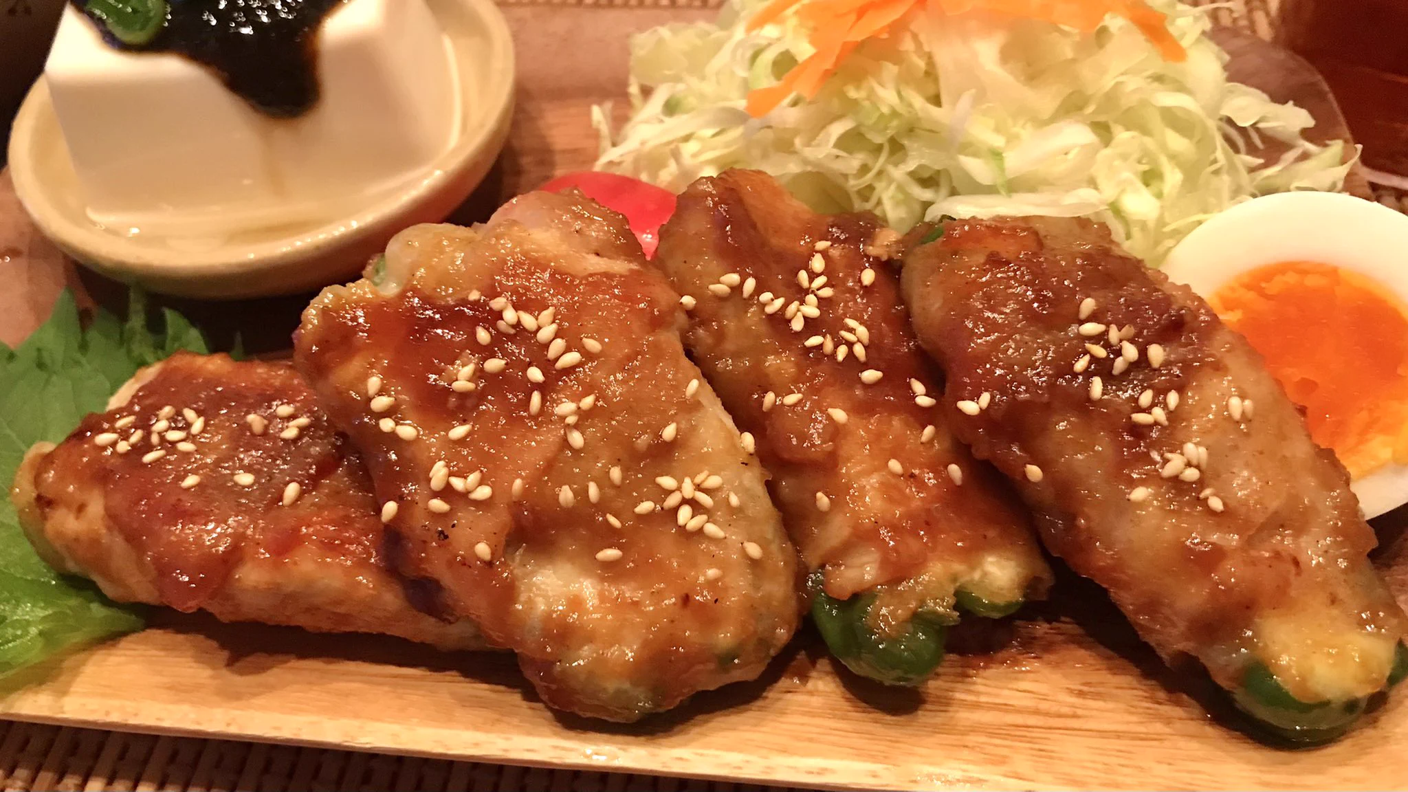 これはピーマンの肉詰めならぬ．．．ピーマンの肉巻きチーズ詰め‼