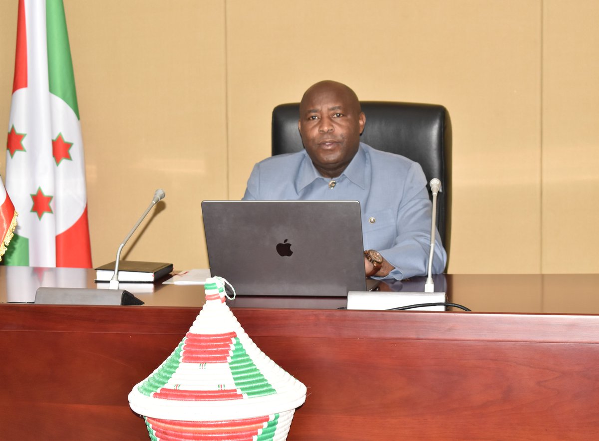 ABPInfos's tweet photo. #Burundi : Le conseil des Ministres s'est tenu, le mercredi, 07/06/2023, sous la présidence du chef de l'Etat @GeneralNeva. Sept points étaient à l'ordre du jour dont la note d'information du projet de construction des logements sociaux ds les sites #Kizingwe-#Bihara et #SOCARTI https://t.co/5Kl8xrqszK