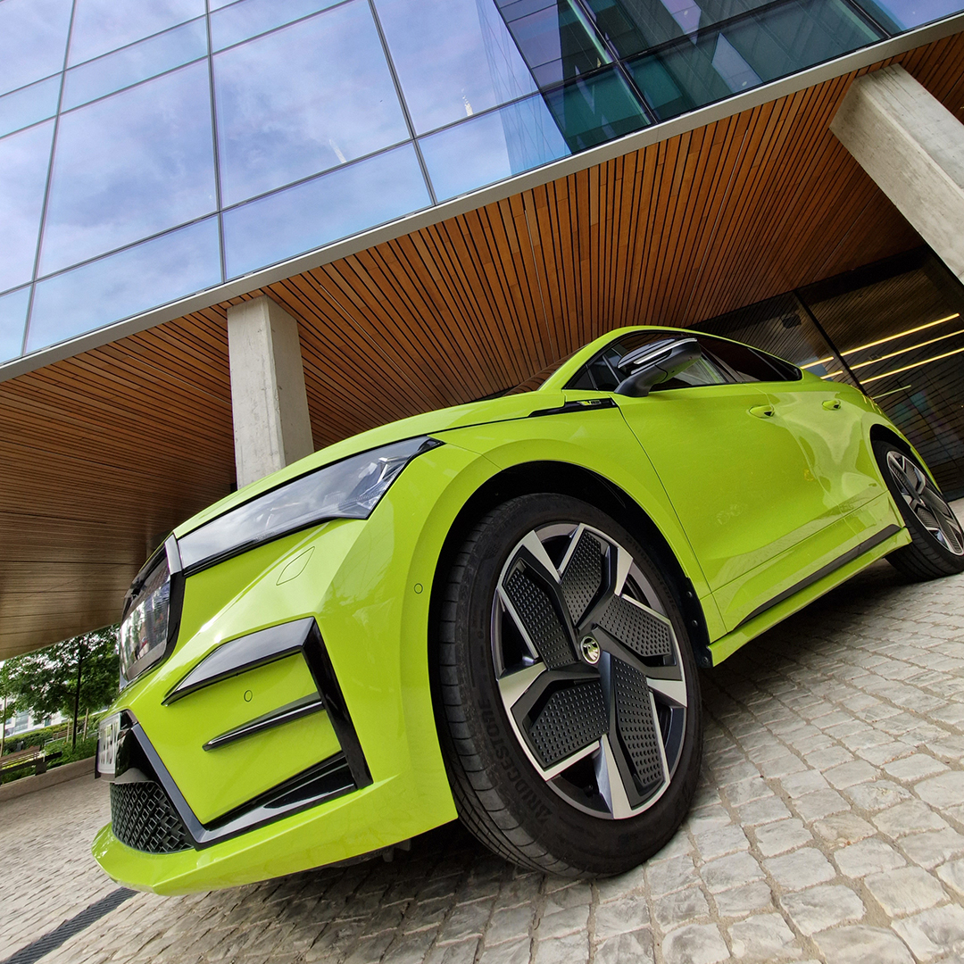 🔋⚡Disfruta de la libertad de moverte de forma sostenible sin comprometer la comodidad y la elegancia sobre ruedas gracias al Škoda Enyaq, un SUV 100% eléctrico.🔋⚡

#Škoda #Enyaq #AutocenteMadrid #Madrid #Autocenter #VehiculosNuevos #Taller