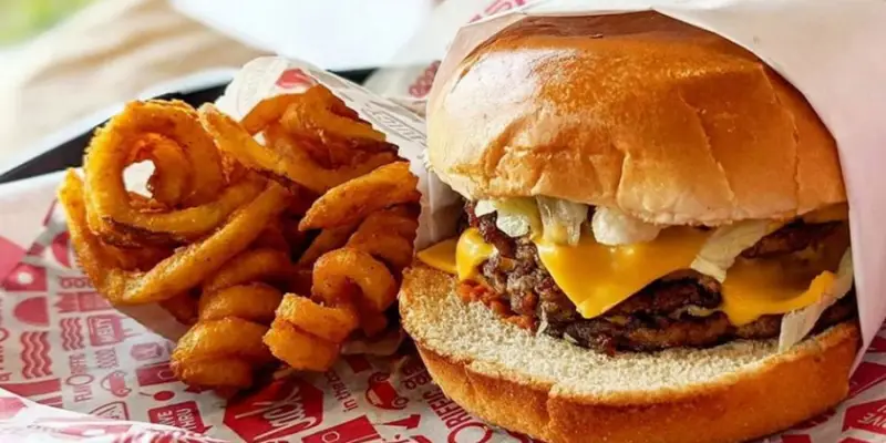 MenupricesG's tweet image. Jack in the Box menu prices is affordable for everyone to enjoy. Whether you’re looking for something on your lunch break or an evening meal with friends.
#jackinthebox #menuprices #jackintheboxmenu #menuguide #priceguide #foodmenu
menupricesguide.com/jack-in-the-bo…