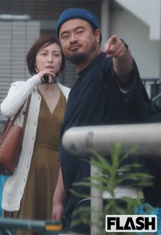 caruroseniohide's tweet image. ネットあれてるらしいけど、僕には少し希望が見えた…
広末でも歳を重ねてたら
やっと分かって来たか
ぽっちゃり男の良さを…
#文春砲
#広末 
#浮気 ？
#人気シェフ