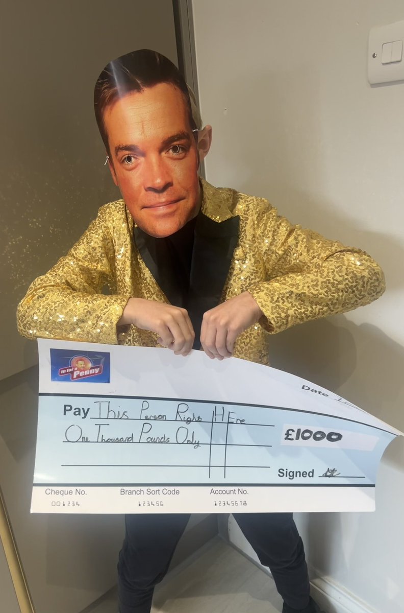 JuneStiles's tweet photo. @StephenMulhern @ITV My sons school are having a ‘dress as your favourite celebrity’ day. Of course he had to choose you!! #inforapenny #D’oosh #inforagrand #Celebritydressup #alwaysonourtv https://t.co/NrwafFsTFF