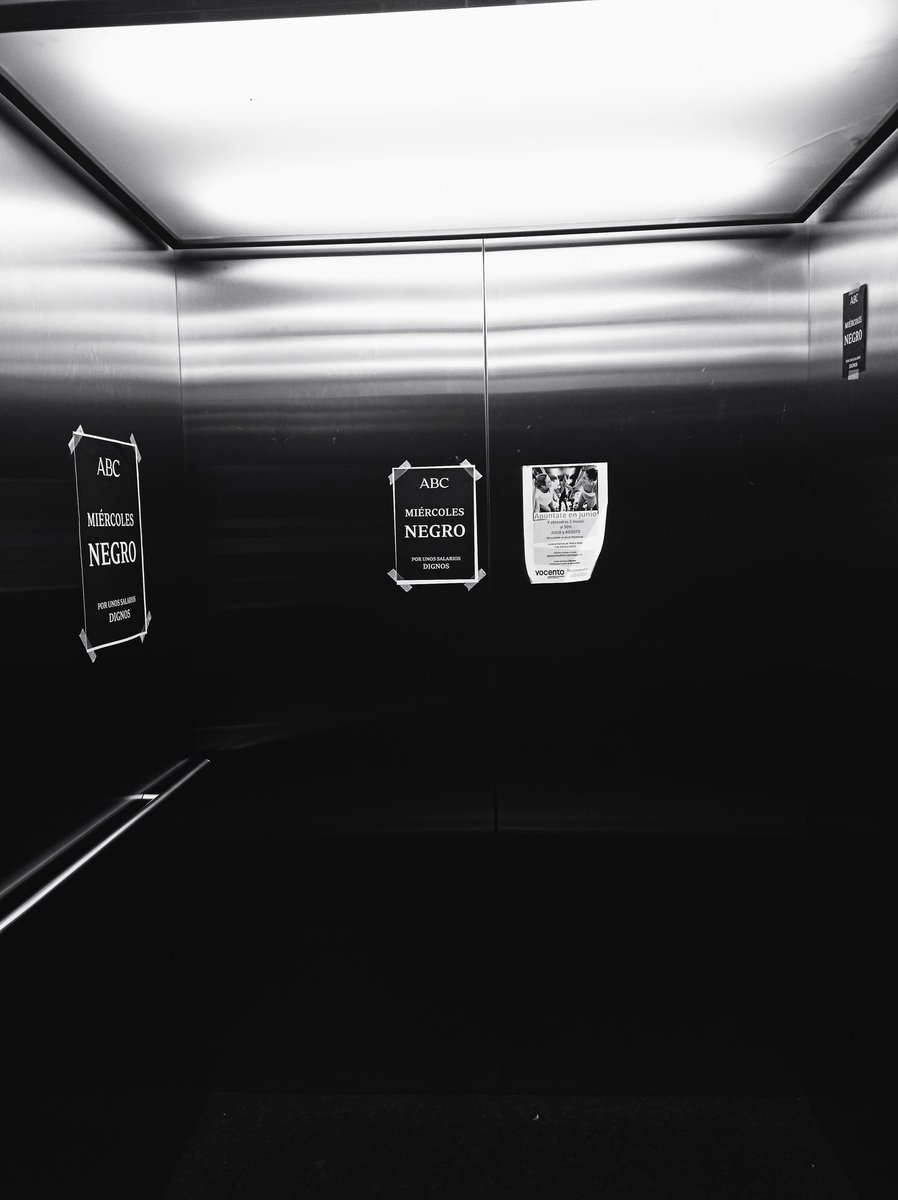 De nuevo la plantilla de <a href="/Vocento/">Vocento</a> de luto. Años de salario congelado y pérdida de poder adquisitivo estimada en 35%! 🖐🏼✌🏼🏴🏴🏴🏴🏴🏴🏴
<a href="/Comite_ELMUNDO/">Comité EL MUNDO</a>
<a href="/MarcaComite/">ComitéMARCA</a>
<a href="/comite_elpais/">Comité de EL PAÍS</a>
<a href="/FeSMC_UGT/">FeSMC.UGT</a>
<a href="/MediosUgt/">Sector de UGT Comunicaciones y Cultura CLM</a>
<a href="/mediosfscccoo/">Medios FSC CCOO</a>
#SubidaSalarialYa #TrabajoDigno
#MiércolesNegros #ABCennegro