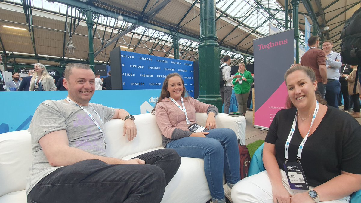 Hanging out in the #Startup Zone at <a href="/DigitalDNAHQ/">Digital DNA Belfast</a> @fundingtales <a href="/GabiBurnside/">Gabi Burnside</a> <a href="/NicolaRoseWoods/">Nicola Woods</a>