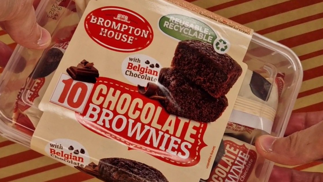 Checking out the chocolate brownies from Brompton House (and the box), let's see how they whirl. Link to my YouTube channel on my profile.
Purchased myself.
youtu.be/ku_c34cx56Y
#BromptonHouseChocolateBrownies #BromptonHouse #ChocolateBrownies #Chocolate #Snack #Treat #Review