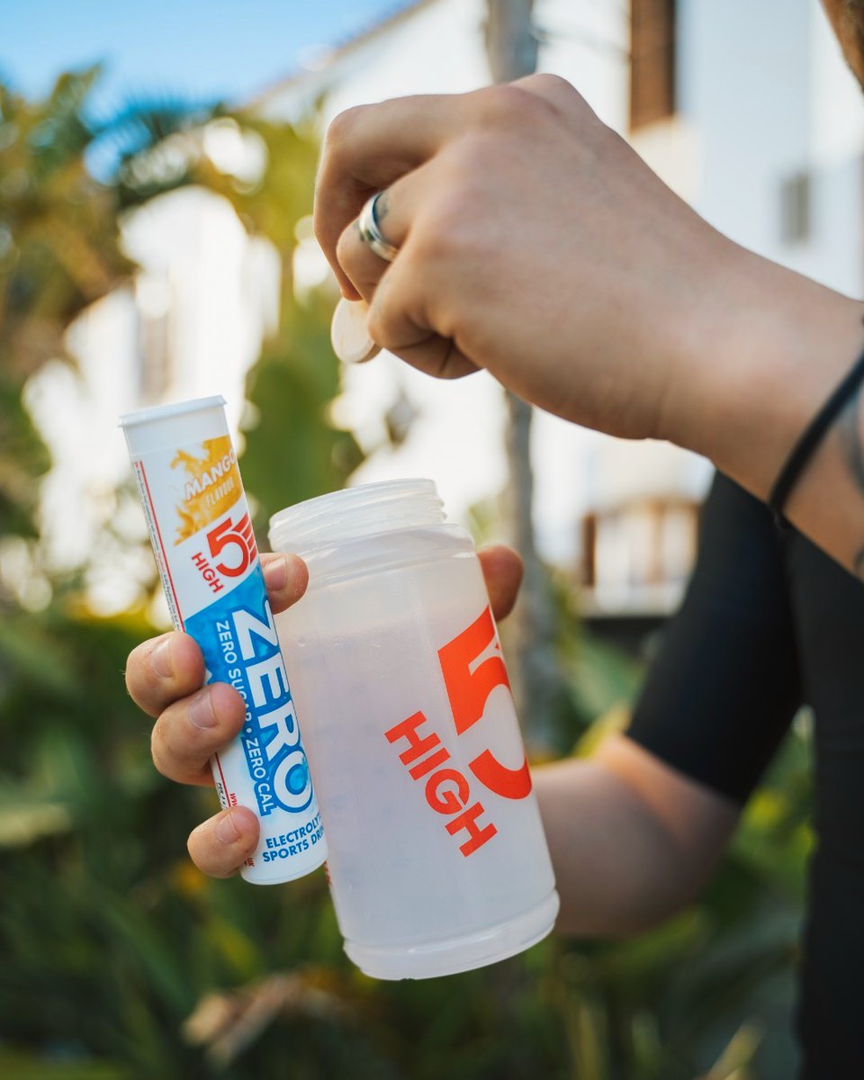 Staying hydrated is always important especially when it's scorching outside! ZEROs are a perfect way to replace lost electrolytes during exercise so that you're at your best for longer! They're just so delicious and refreshing too! 💦😎 Comment below your summer go-to flavour! ☀️