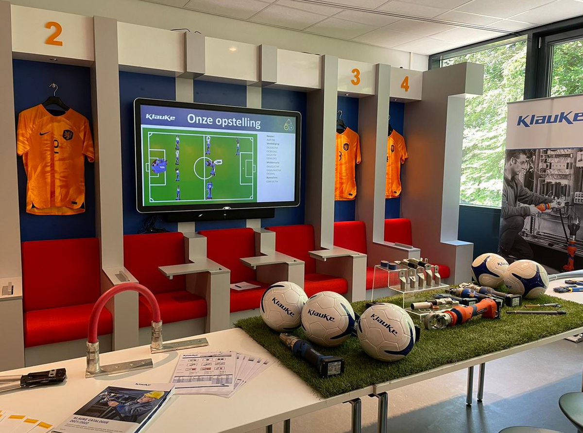 In Zeist zijn we te gast bij de BBL dag georganiseerd door <a href="/Croonwolterdros/">Croonwolter&dros</a> op de <a href="/knvbcampus/">KNVB Campus</a>.

Met het thema 𝗦𝗮𝗺𝗲𝗻𝗦𝗰𝗼𝗿𝗲𝗻 zetten we ons beste beentje voor om onze toekomstige monteurs extra kennis bij te brengen mbt 𝗞𝗹𝗮𝘂𝗸𝗲.
#hkelectricbv #klauke #croonwolterdros