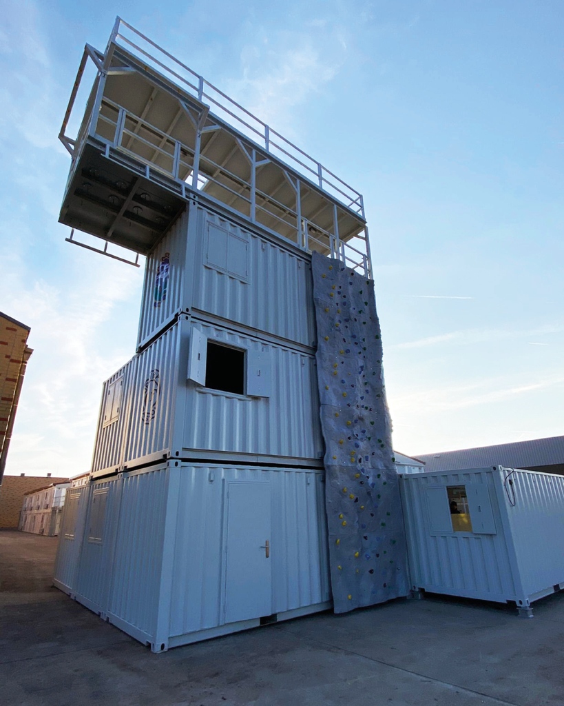 BeaverFitUK's tweet photo. React and respond with the @usairforce.
Designed to enhance the users mental and physical ‘react and respond’ ability, this turn-key solution for the U.S. Air Force allows them to train for as many risks as possible.
#BeaverFit #USAirForce #TrainingTower #Modular #Container https://t.co/XHkSVTN4zQ