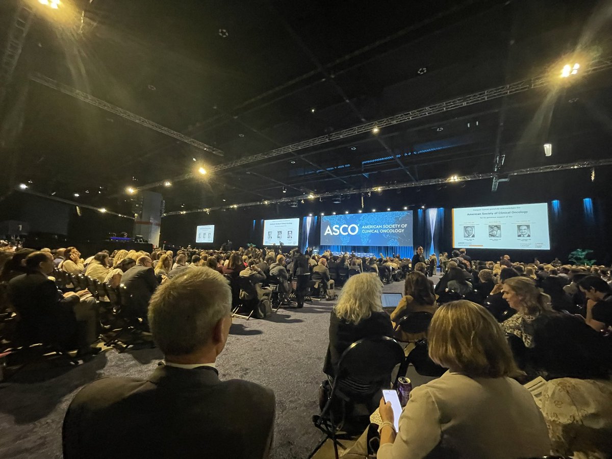 andrea_franza's tweet photo. Amazing experience this year at #ASCO2023!
 So happy to have shared these days with other oncology fellows from different italian Universities 

See you at #COMU2023! https://t.co/5ZIC43jICr