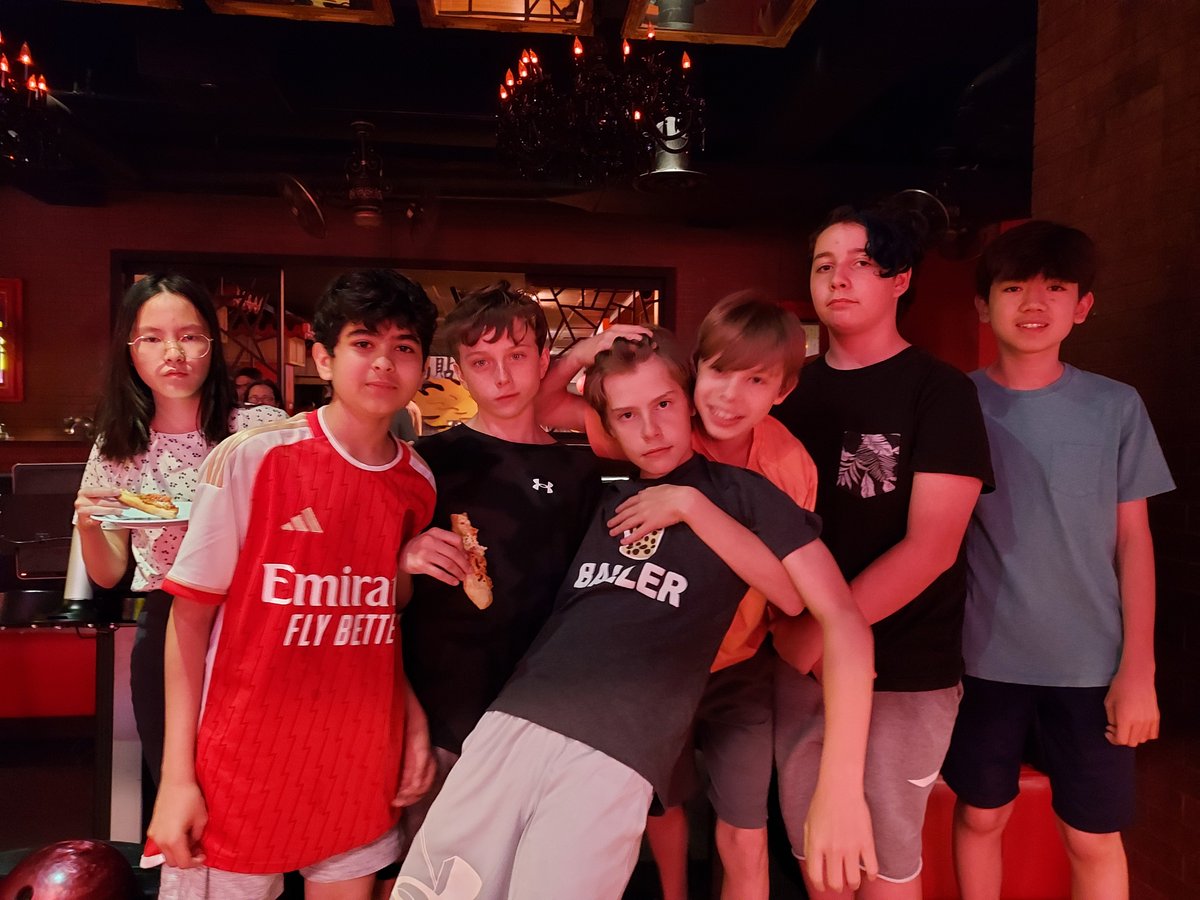CaedmonHead's tweet photo. A huge @CaedmonSchoolNY weekend! Bowling #CaedmonAlums on Friday night, #CaedmonCommunity picnic/field day Saturday in #CentralPark, and #CaedmonMusicSchool Spring Recital on Sunday. #TheCaedmonStory gets told over and over! https://t.co/9eU7POI0HR