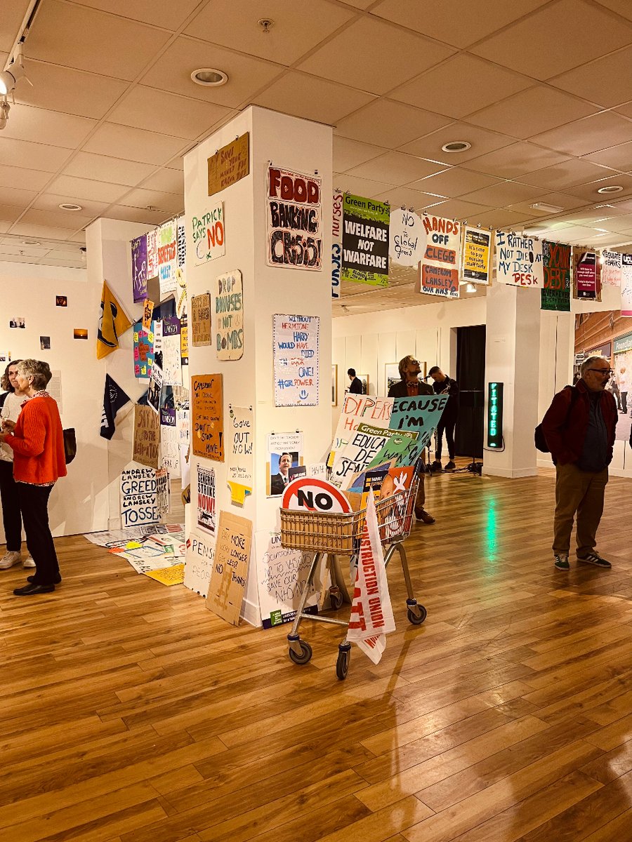 Chester Visual Arts (@chestervisarts) on Twitter photo Join us for a series of captivating workshops that will delve into the thought-provoking works of @simoncroberts exploring the current state of the British high street and society. 
📆 9th-18th June
View our workshops here!🎟️ eventbrite.co.uk/o/chester-visu…
#TheArtofChester Join us for a series of captivating workshops that will delve into the thought-provoking works of @simoncroberts exploring the current state of the British high street and society. 
📆 9th-18th June
View our workshops here!🎟️ eventbrite.co.uk/o/chester-visu…
#TheArtofChester