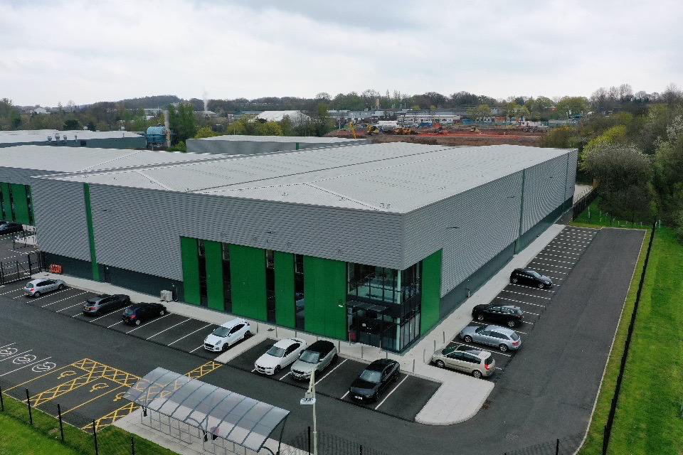 KynastonCS's tweet photo. here we supplied and installed a Tata platinum plus spec roof&amp;wall system as well as roof lights from Brett Martin,Kingspan wall panels to the office&amp;a Eurobond internal wall&amp; associated flashings from KCS Trade 

#telford #tata #brettmartin #kingspan #eurobond #roofing #cladding https://t.co/NLdNRngmPk