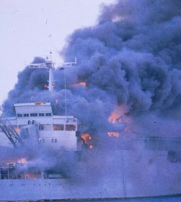 chris_pinn's tweet photo. On 8th June 1982 we lost 48 good men in the single biggest single loss of life since WW2, tomorrow is the 41st Anniversary of this tragic event.  This day will stay with me for the rest of my life, I was one of the lucky ones.
We will remember them.

#welshguards
#sama82 https://t.co/8gZ5EC7RhW