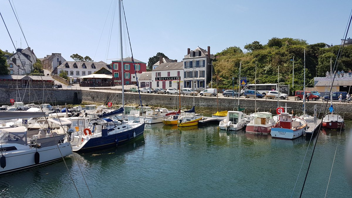 AudéLor tweet media