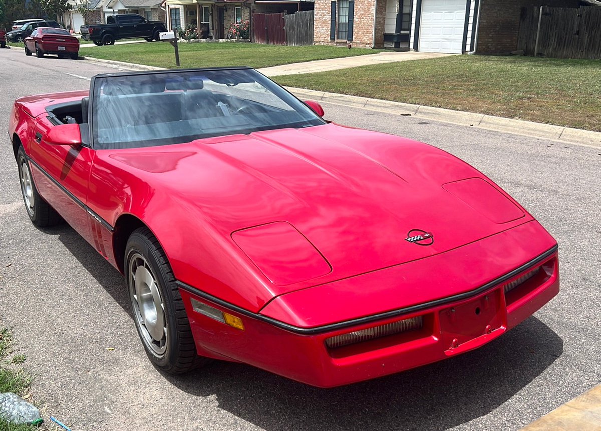 The owner of this red 1986 #Chevrolet #Corvette had never shipped a car before and was quite nervous about transporting this beauty. 

Our team walked her through the process and answered all questions she had.  The car made it from #AZ to #TX in two days. 😍

#carshipping #usa