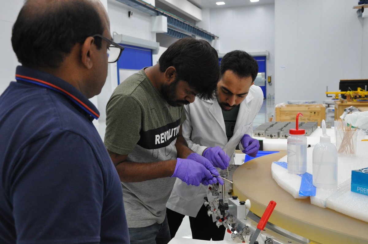 This activity is very Rigorous!
🎯Mirror Roundel centering
🧹Bondpad cleaning
🧪Epoxy preparation

Bondpads connect the Mirror roundel on top of the SMP fixture. 🤝
<a href="/IIABengaluru/">IIAstrophysics</a> <a href="/ARIESNainital/">ARIES</a> <a href="/IUCAAstro/">Inter-University Centre for Astronomy&Astrophysics</a>