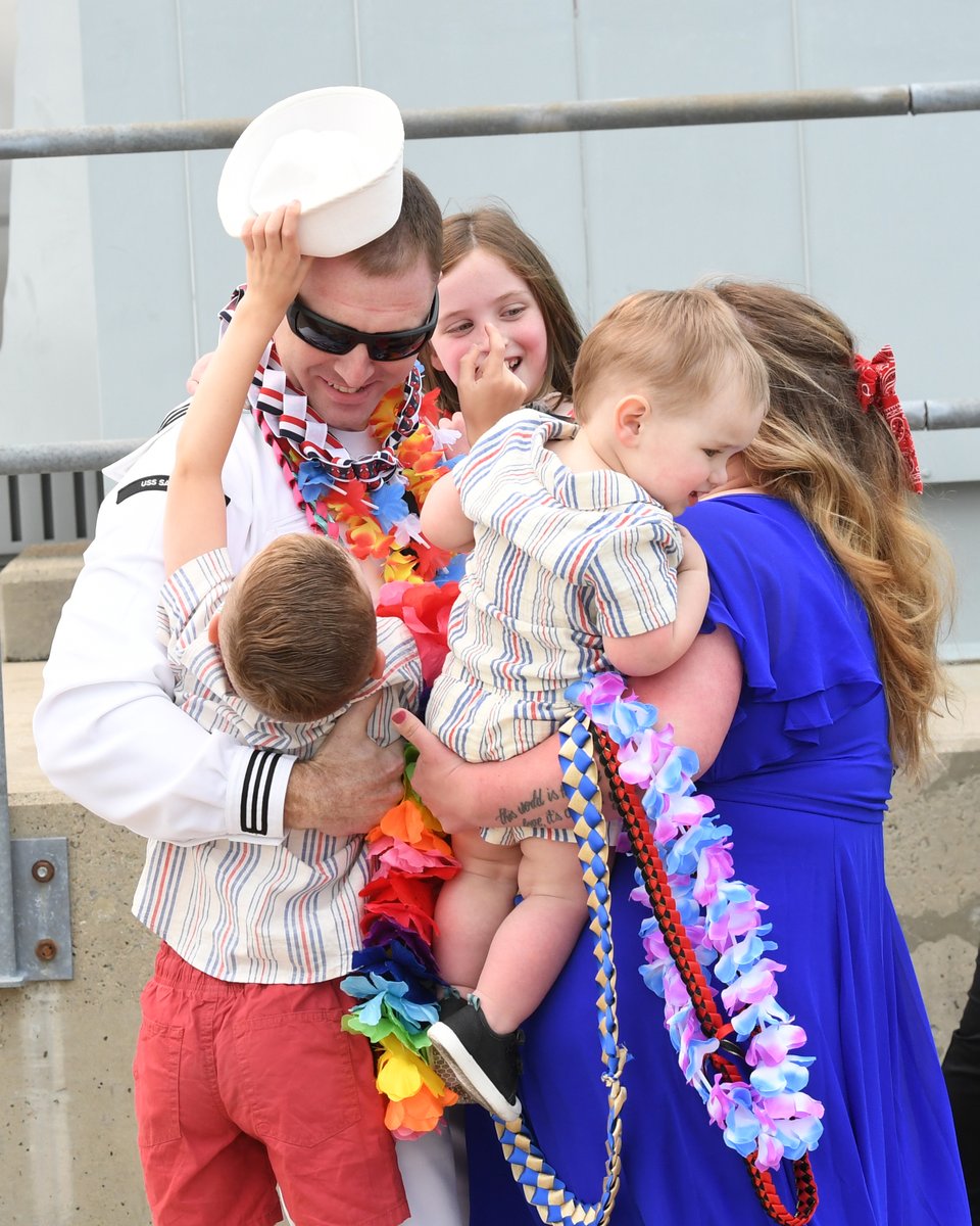 GrotonSubs's tweet image. The USS San Juan (SSN 751) returned to Naval Submarine Base New London for the last time yesterday, completing its final six-month deployment before starting the decommissioning process later this year.
For the full story:
dvidshub.net/.../uss-san-ju…...