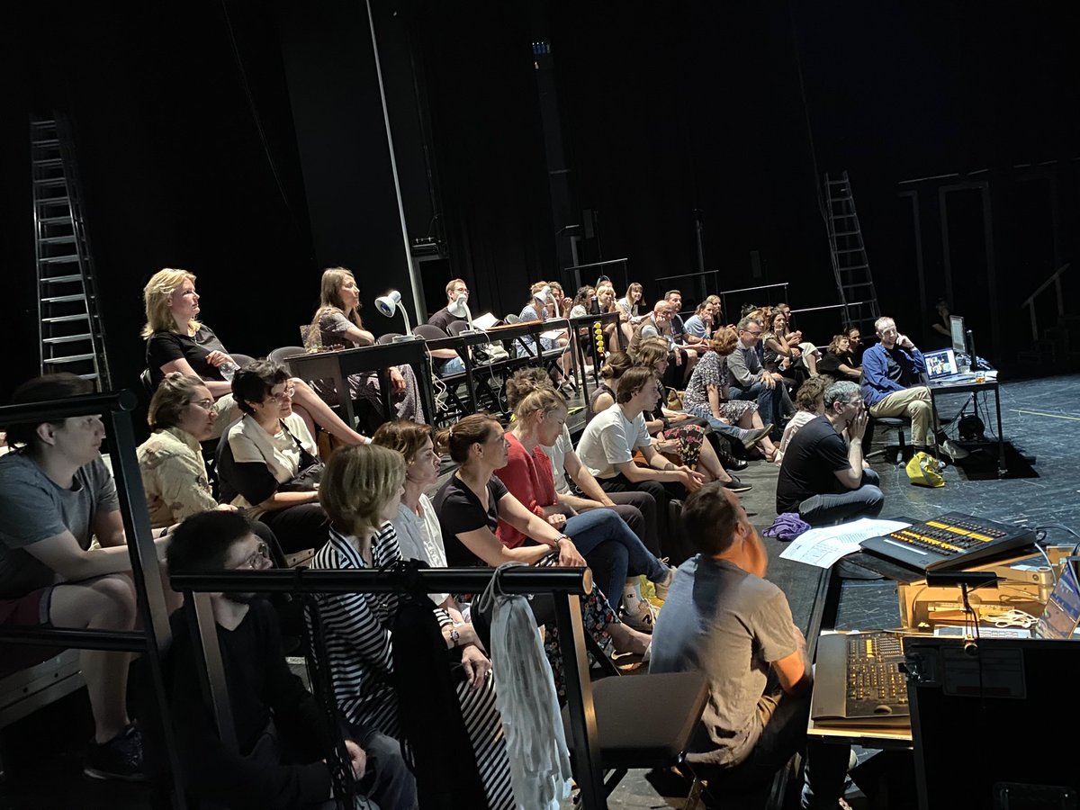 blnensemble's tweet image. Konzeptionsprobe für "Felix's Room": heute beginnen die Berlin-Proben für unsere letzte Premiere zusammen mit @AdamGanz, @ScanLABProjects und @Komische_Oper! sichert euch rechtzeitig eure kostenlosen Karten unter berliner-ensemble.de/inszenierung/f…. #BEfelix #BEbackstage