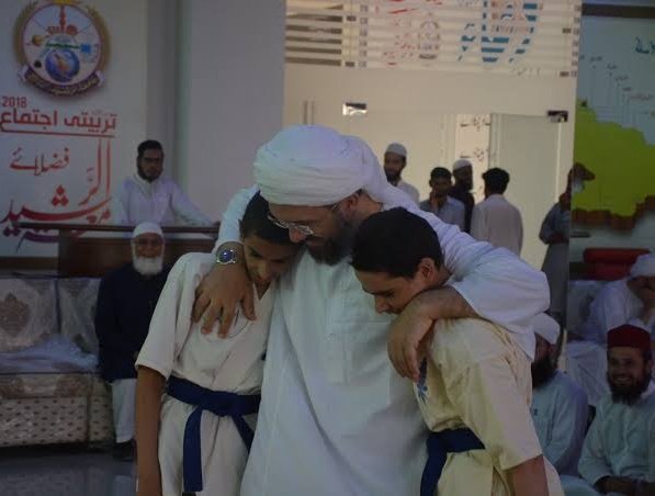 askii_deva's tweet photo. Genç Adam!
Belki de Allah (c.c) nurunu seninle tamamlayacak.
(İhsan Şenocak) #aski_deva https://t.co/PRqEdCe7h9