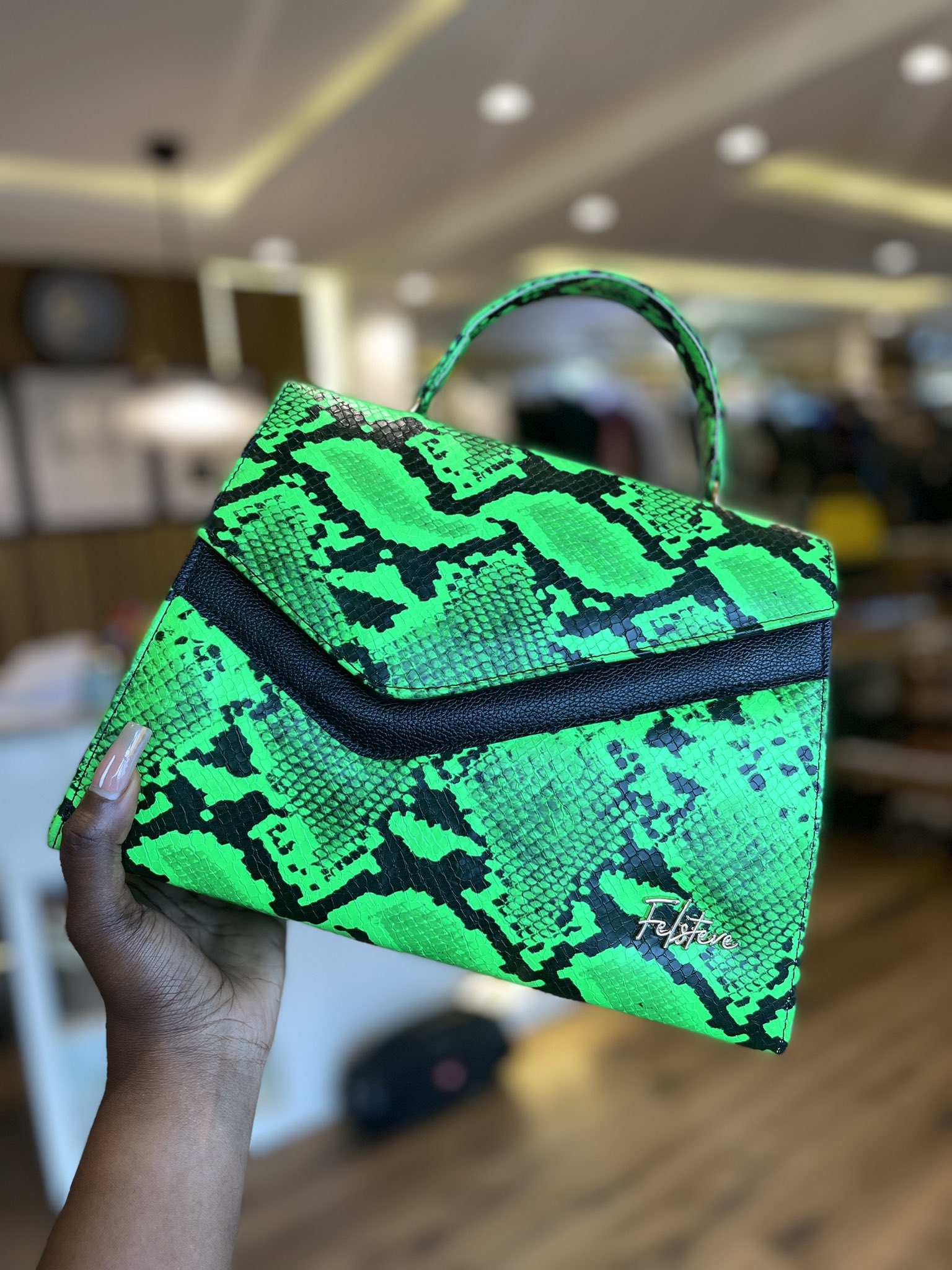 House Of Felsteve ® on X: LINDA BAG Price: - 25,000 NGN Color: - Green  Production and delivery take 5-12 working days. Click the link on our bio  or send us a