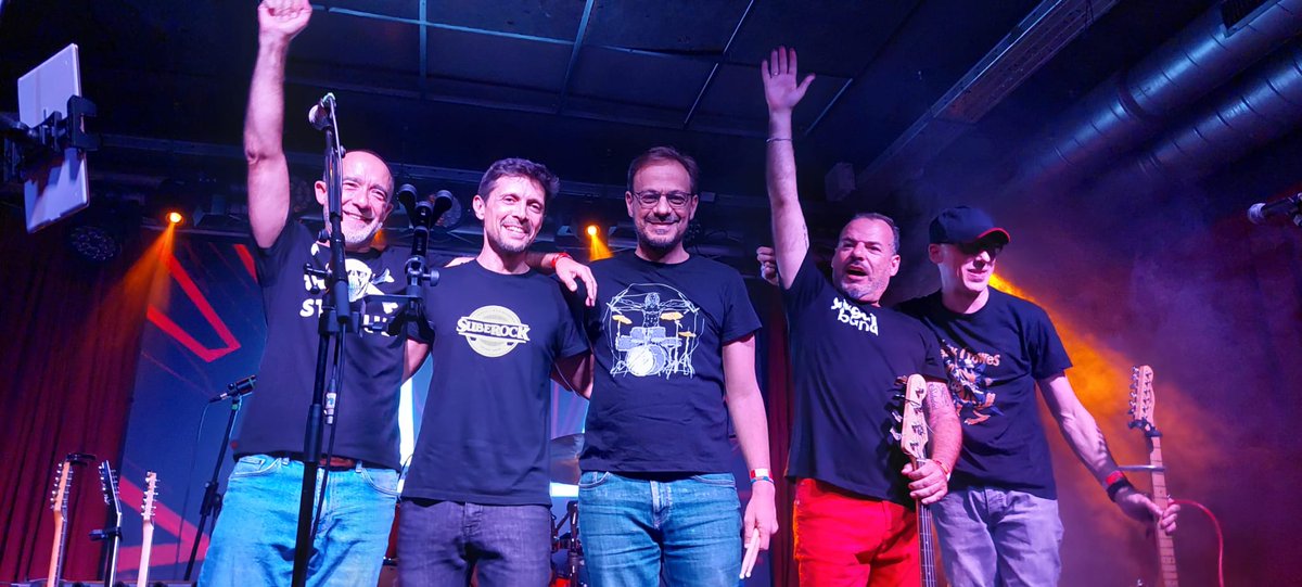 5 amigos, un proyecto musical, ensayos los martes.
Y seguimos disfrutando de los conciertos a tope. 
Aquí mi <a href="/yoguiband/">yoguiband</a> #subandadereferencia
 <a href="/msc_77/">Mario S.</a> <a href="/JuanAnQP/">Juan A. Quesada</a> <a href="/nachoalonso/">Nacho Alonso</a> <a href="/fjdmurillo/">Fco Javier Domínguez</a>