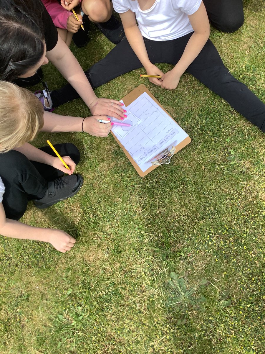 westheathprim's tweet photo. #WHPSClass10 competed in a relay race to find angles on different shapes in #WHPSMaths this morning! We used our knowledge of right angles to ensure angles were labelled properly. https://t.co/E2yVUjUvcS