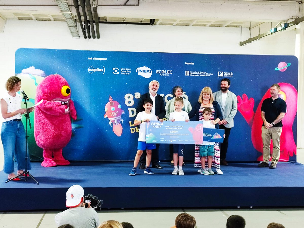 residuscat's tweet photo. Ja tenim premiats/ades! 😀
- Escola Sant Isidre (Gimenells)
- Escola Maria Pagès i Trayter (Ordis)
- Escola @FEDACSuria (Súria)
- Escola Serra de Prades (Prades)
- Escola d'educació especial Guimbarda (Barcelona)
Moltes gràcies pel vostre esforç!
#PremisApiloXII https://t.co/H6iA8Aiudz