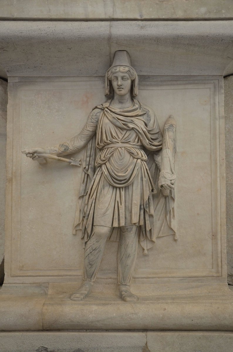 carolemadge's tweet photo. #ReliefWednesday - Representation of the province of Parthia or Armenia. Relief from the Hadrianeum, a temple of the deified Hadrian in the Campus Martius erected by Antoninus Pius in 145 AD.
Naples National Archaeological Museum. https://t.co/nSJtruZHzO