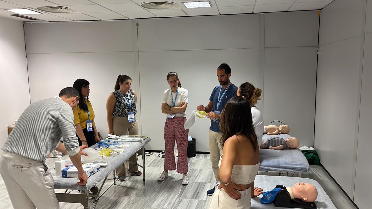 DazHerrero's tweet photo. #SEMES2023 Curso precongreso #EPILS Soporte Vital Intermedio Pediátrico https://t.co/CTuE4DZp97