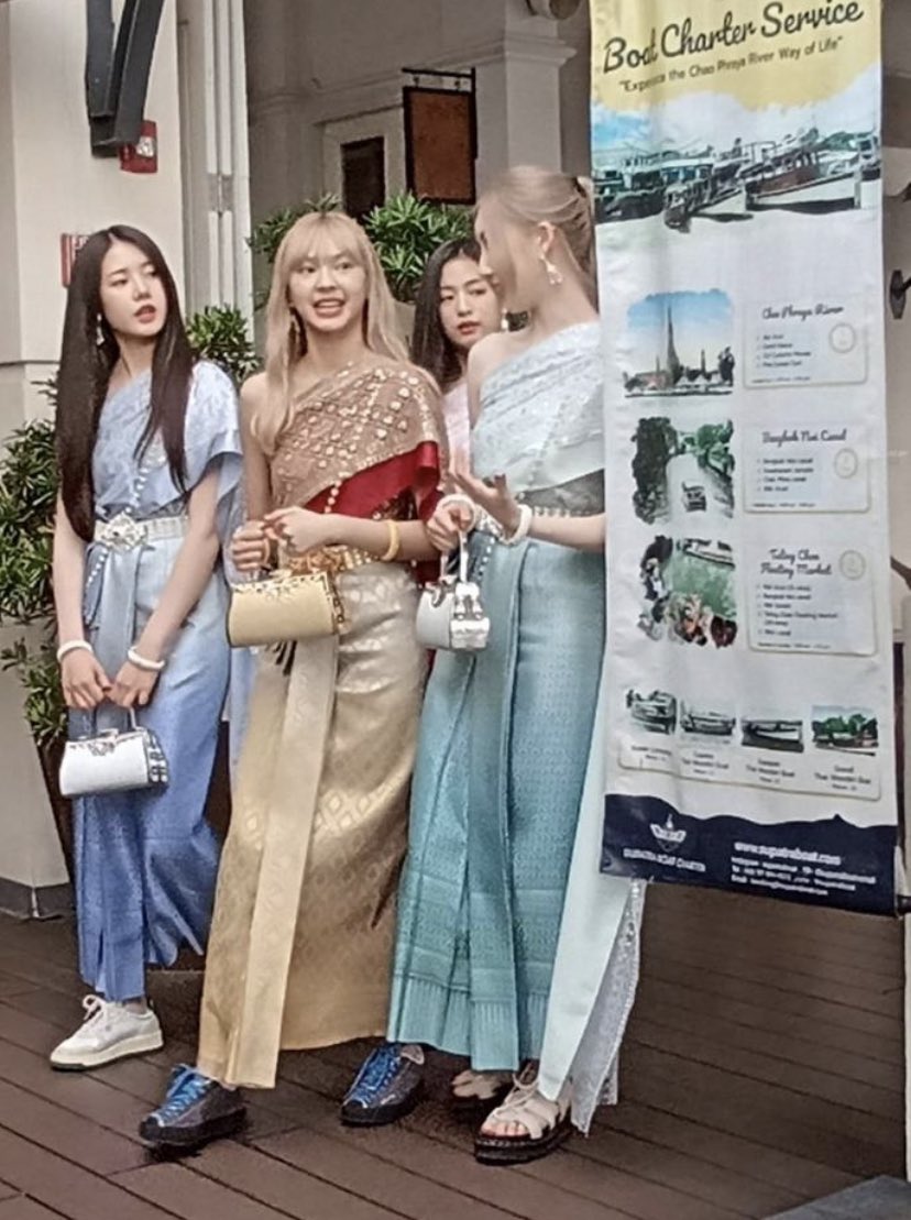 picbaemon's tweet photo. THEY’RE SO GORGEOUS?!! https://t.co/v0CUv2UJxV