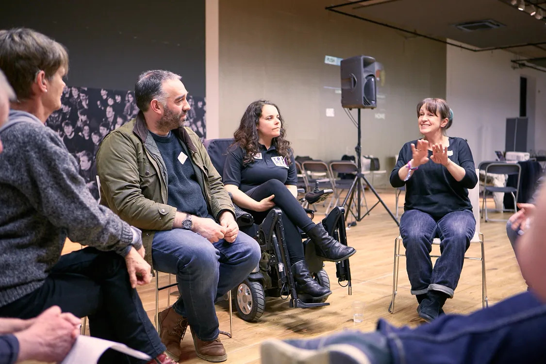 Are you passionate about finding #accessible solutions for cast & crew so that they can do their best work? Our #HETVSkillsFund has launched an #AccessCoordinator programme delivered by @TripleC_UK @DisabledInTV @brazentv #CTalent @AAATheatre. Apply here: screenskills.com/bookings/scree…
