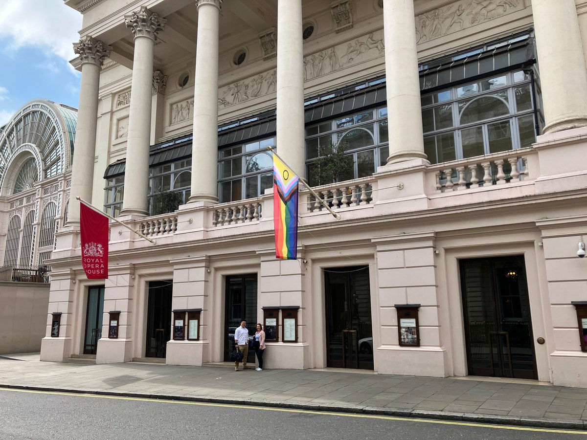 LIPASixthFormCo's tweet photo. They've arrived! Sam, Vicky and Adam are pictured outside the Royal Opera House building.

#LIPASixthFormCollege #LSFCDesignForPerformance #LSFCTTD https://t.co/0AX1p8k0MZ