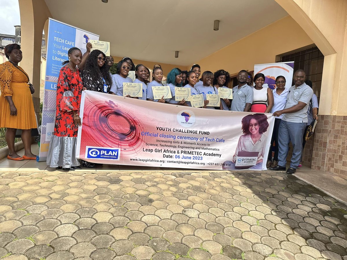 LeapGirlAfrica's tweet photo. #techCafe
The first cohort of AGYWs who took part in our free ICT course have received their end of course attestations. The 30 beneficiaries were enjoined by project funders, @PlanCameroon, to use the knowledge acquired &amp; become tech creators &amp; not only consumers.
#YCF https://t.co/RqyOfkAmwO