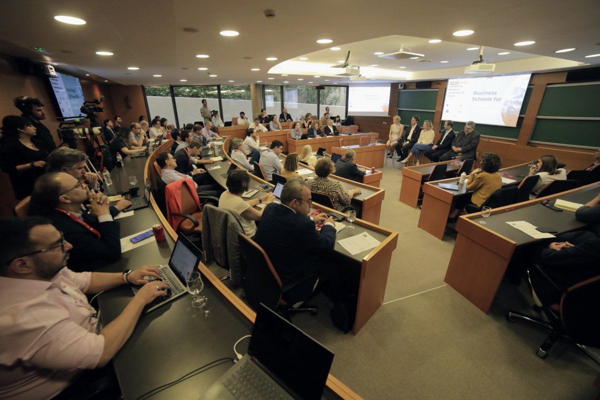 INSEAD's tweet photo. Last week we attended the first in-person Business Schools for Climate Leadership (BS4CL) Conference and Forum, hosted by @iesebschool, where academics and industry leaders forged collaborations to advance #climateaction.
Learn more: https://t.co/YgEN6MLFsw
#BS4CL @INSEAD_HGIBS https://t.co/o7dU2Q8e5G