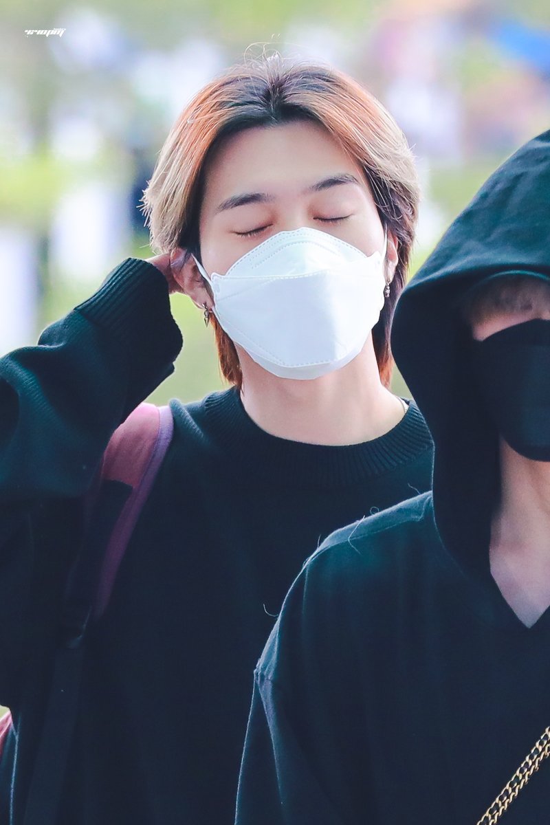 44PM_HDRY's tweet photo. 230607  

cutie sneeze (* >ω<)=3

#HENDERY #黄冠亨 #헨드리 #WayV https://t.co/U7ypqskbts