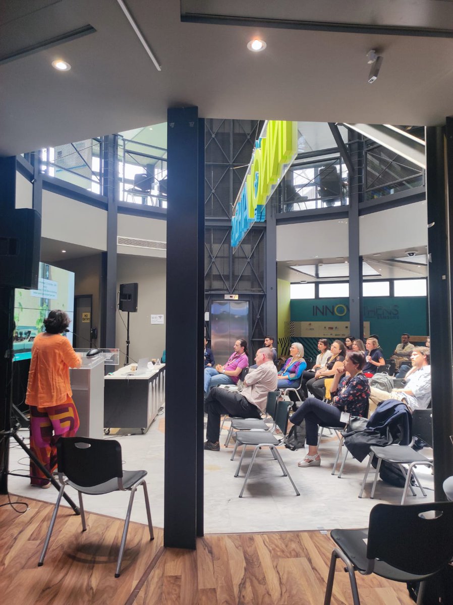 HydrousaProject's tweet photo. 💧A.Alabiso presents the ways to #reuse and #upcycle dishwasher wastewater in Zero-Mile food production through a phototrophic/heterotrophic microbials consortium
#WICC #H2020 #HYDROUSA https://t.co/iT5AKqSteU