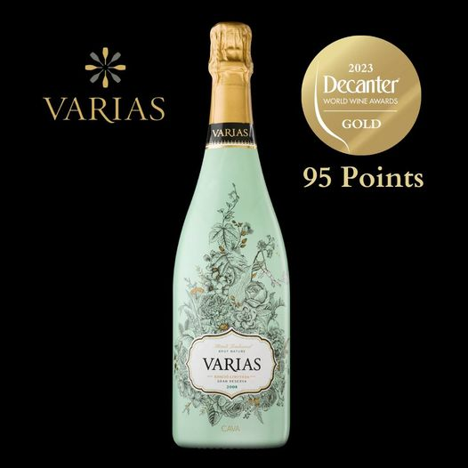 cava_varias's tweet image. 95 punts i Medalla d'Or al Decanter. Aquesta és la seva valoració

Aromes terciaris de pomes madures, nous i fruta d'os seques, després notes de llimona fresca, florals, brioix torrat i pomes seques en el paladar. Final llarg de mantega torrada. Magnífic !!

#cavavarias #decanter