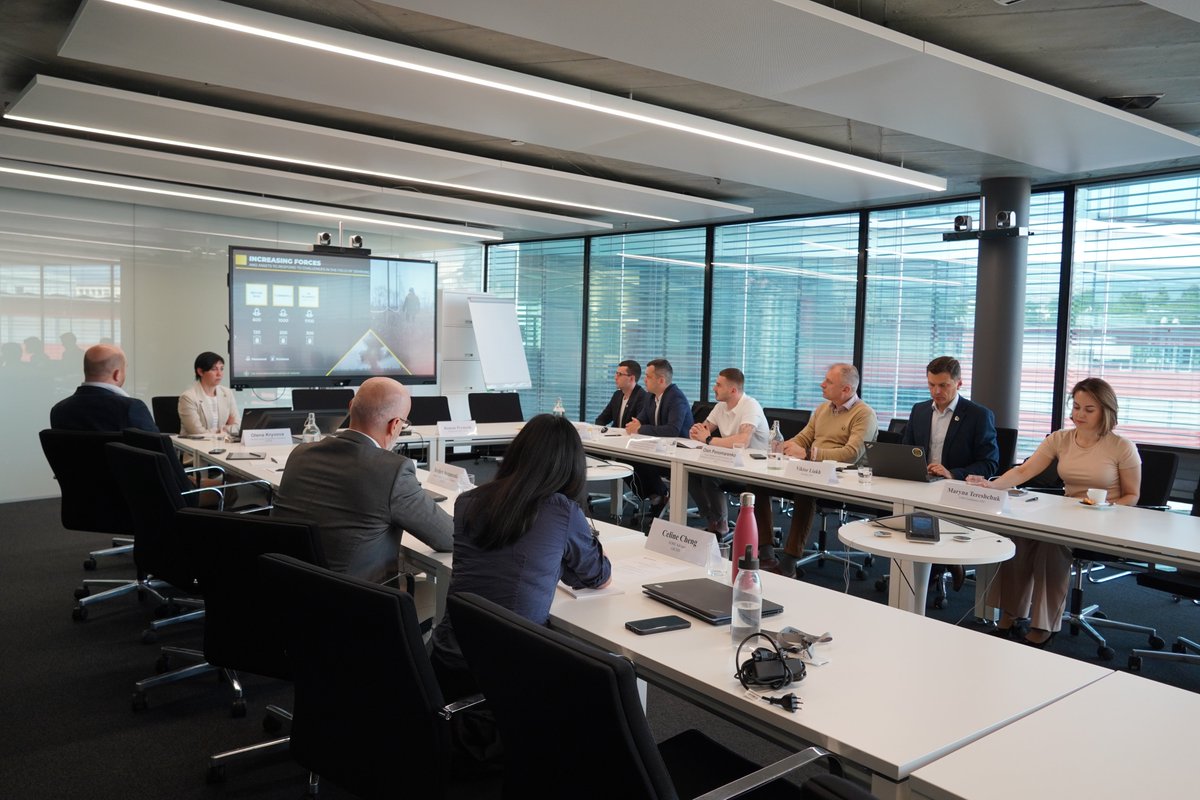 theGICHD's tweet image. Ukrainian civilians need to understand how to recognise explosive ordnance in their communities, what to do if EO is found, and how to reduce their risks. Today we welcome @SESU_UA &amp;amp; East European Foundation to exchange about Explosive Ordnance Risk Education #EORE in #Ukraine.