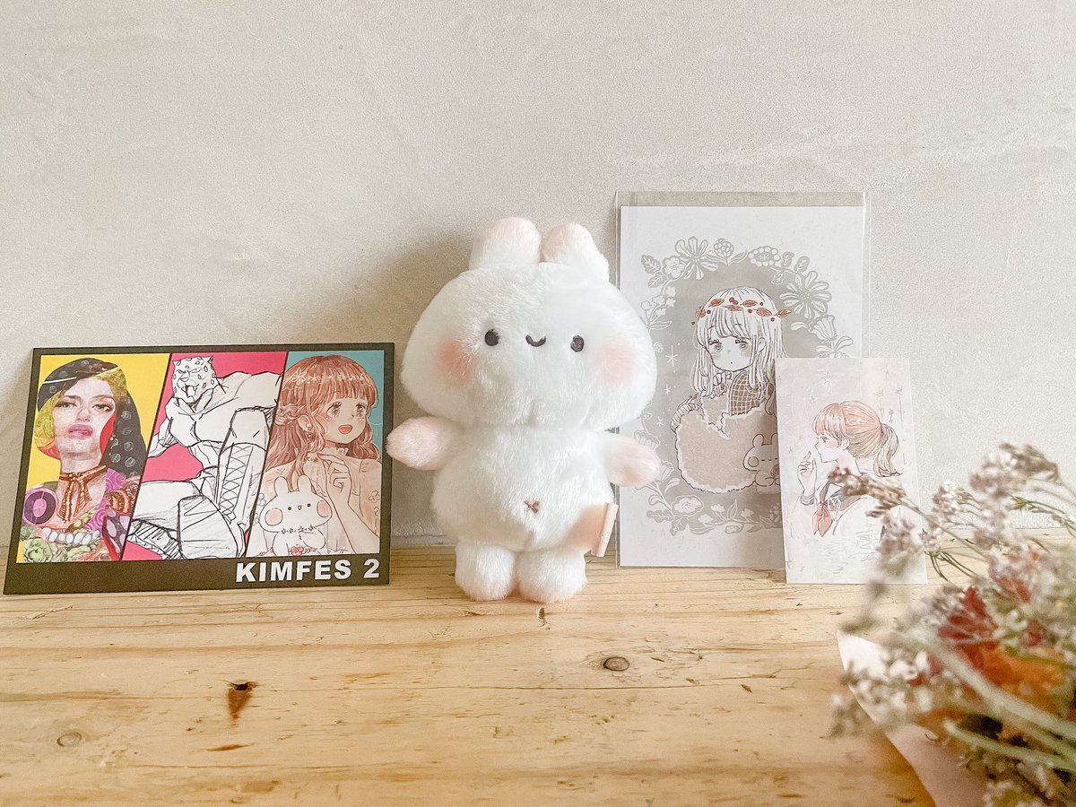 mocha2_cocoa's tweet image. ももちーちゃん（@momochy_ ）
の親子三代展の展示会に行ってきました☺️♡
親子3代でそれぞれ違った素敵な展示✨️

ももちーうさぎは、さっそく息子のお気に入りに！ぬいぐるみ達の仲間入りしてました (* ´  ` *)ᐝ🧸🐰