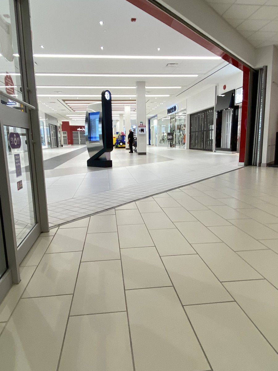 LittleG_NL's tweet photo. Reminiscing my mall management days as I wait for my bank appoint.   Just heard the opening announcement.  Something about mall walkers and an empty mall first thing in the morning.  @avalonmall https://t.co/q2XC1rf7se