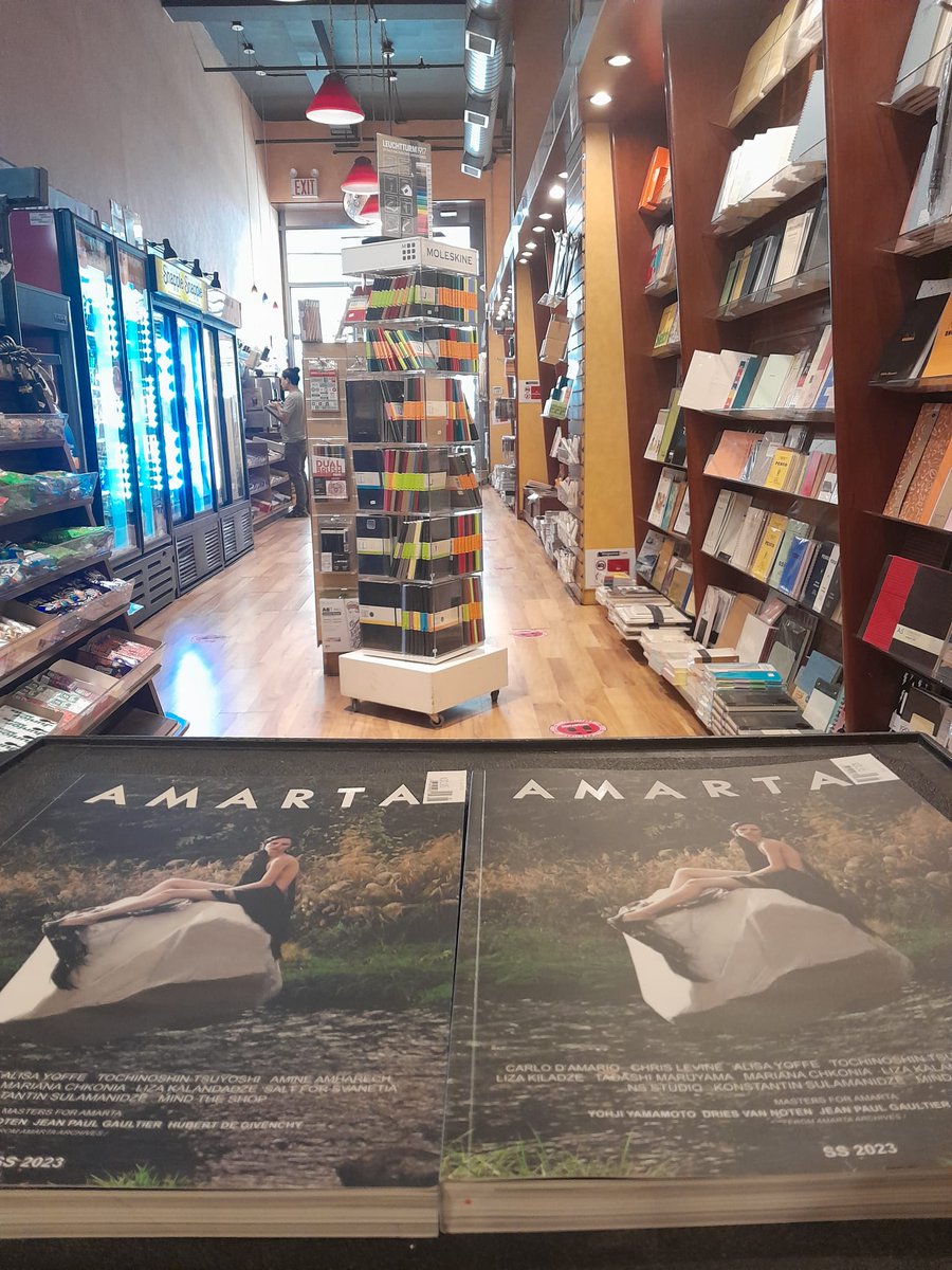 Amarta Magazine- SS-23 Issue

Shop now at magazinecafestore.com/products/amart…

#MagazineCafe #AmartaMagazine #Magazine #New #Fashion #Fashionlovers #NewYork #USA