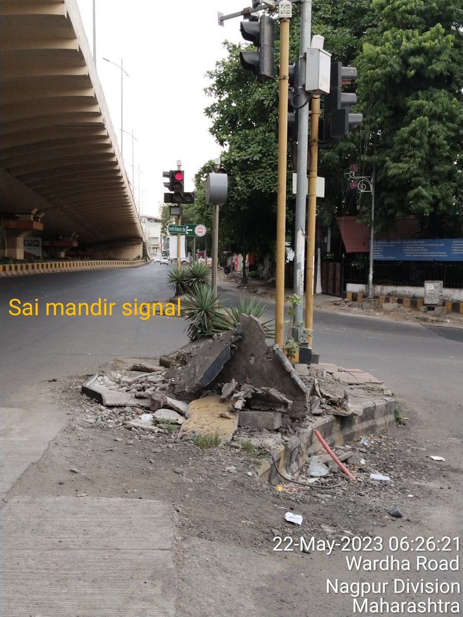 @ngpnmc @MoHUA_India @SwachhBharatGov @SwachSurvekshan @majhivasundhara @HardeepSPuri @RoopaMishra77 @CMOMaharashtra @mygovindia @Dev_Fadnavis @nitin_gadkari Who will responsible for this cleaning 
,@Abhijitsing4U @ncfnagpur Smart City Sirf tin ke drum lagane  se nhi hoga