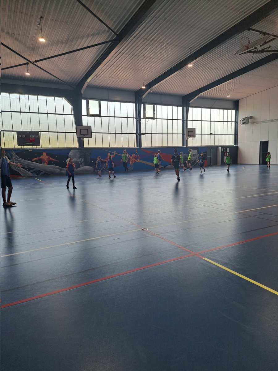ESouilly's tweet photo. Lundi 5 juin immersion au collège pour les cm2 @CollegeAncemont https://t.co/B0CfLguwlm