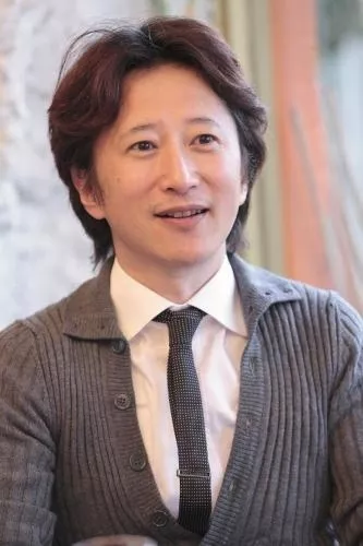 JVCom's tweet photo. Le mangaka de légende, Hirohiko Araki, fête son 63e anniversaire !

Merci monsieur pour cette œuvre mythique qu'est Jojo's Bizarre Adventure ! ❤️️ https://t.co/njl5Jn8WzM