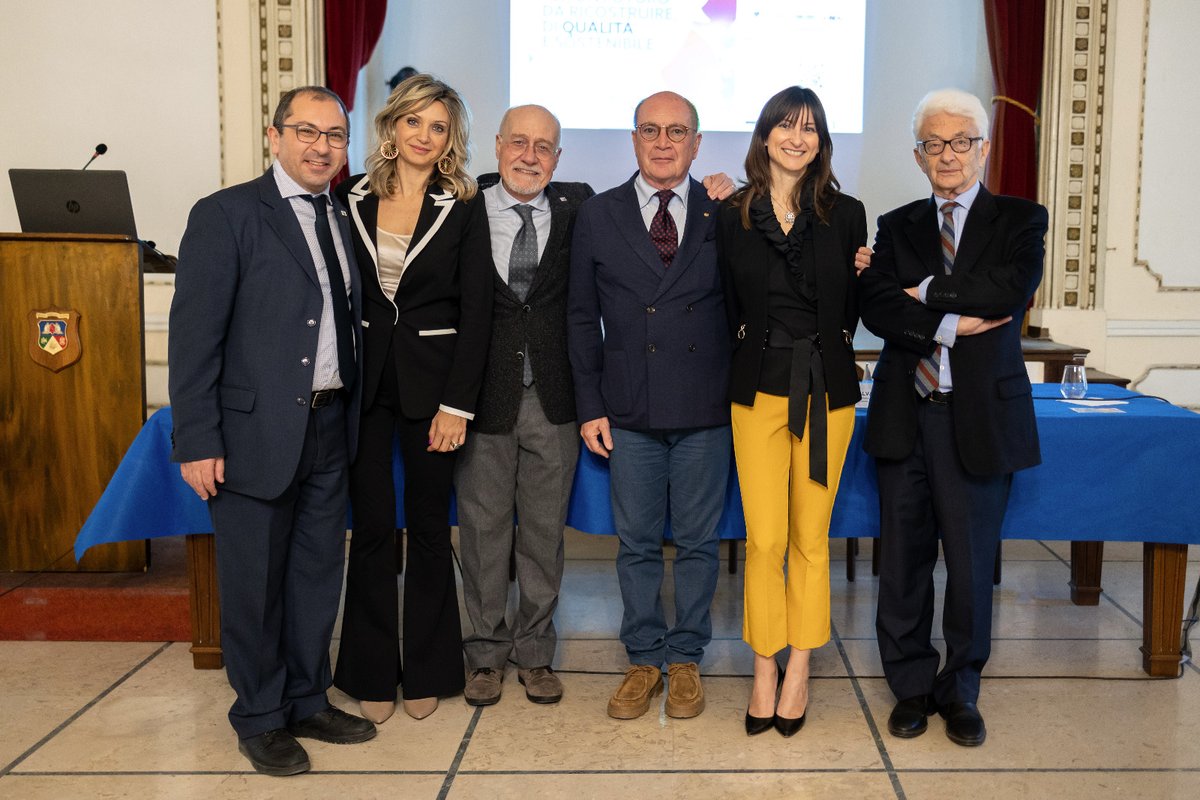 L’educazione a tavola come avamposto contro l’obesità infantile, convegno a Palermo dlvr.it/SqJ0g0