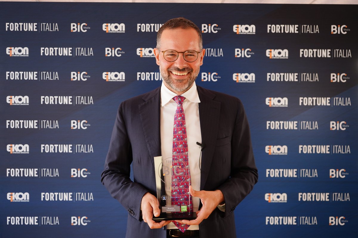 EikonSC's tweet photo. 🎯Obiettivo 3: #salutee benessere
🎖A @PhilipMorris_IT il riconoscimento "Top Communication #ESGgoal" per l'impegno nella tutela della salute attraverso l’eliminazione delle sigarette a livello globale e la promozione di alternative meno dannose
#BIC23 https://t.co/S1Jhvoemld