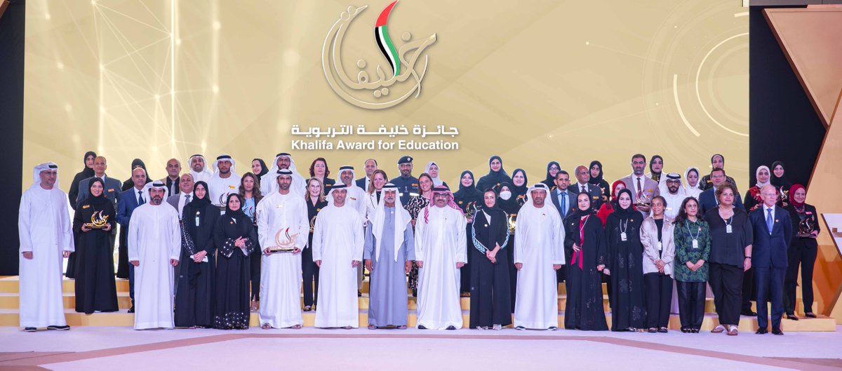 khalifaAward's tweet photo. جائزة خليفة التربوية تُكرّم 41 فائزًا وفائزة.
Khalifa Award for Education honors 41 winners.
#جائزة_خليفة_التربوية #ميز_نفسك #الدورة_ال16
#khalifaawardforeducation #bedistinguished #16thcycle https://t.co/WMxlbFlbaW